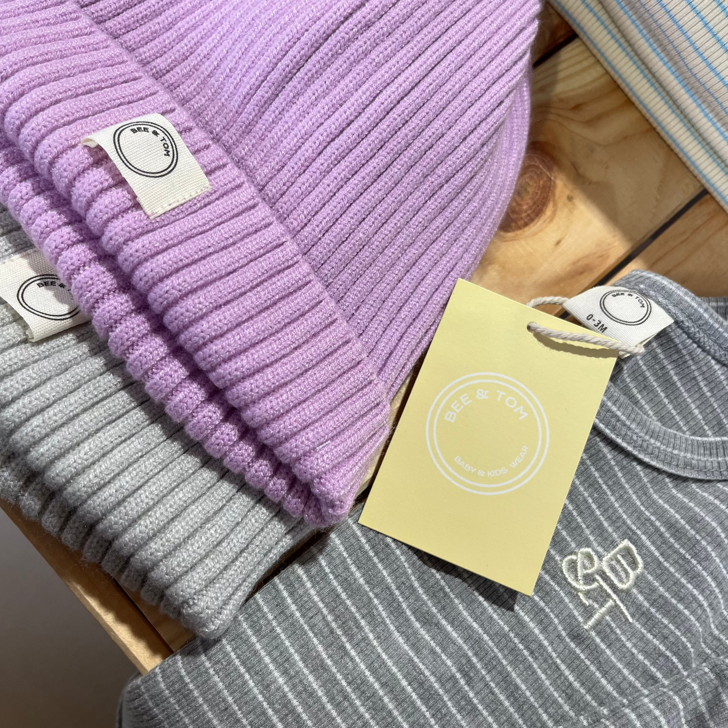 The stripe ribbed cotton set (grey) & beanie (lilac)
