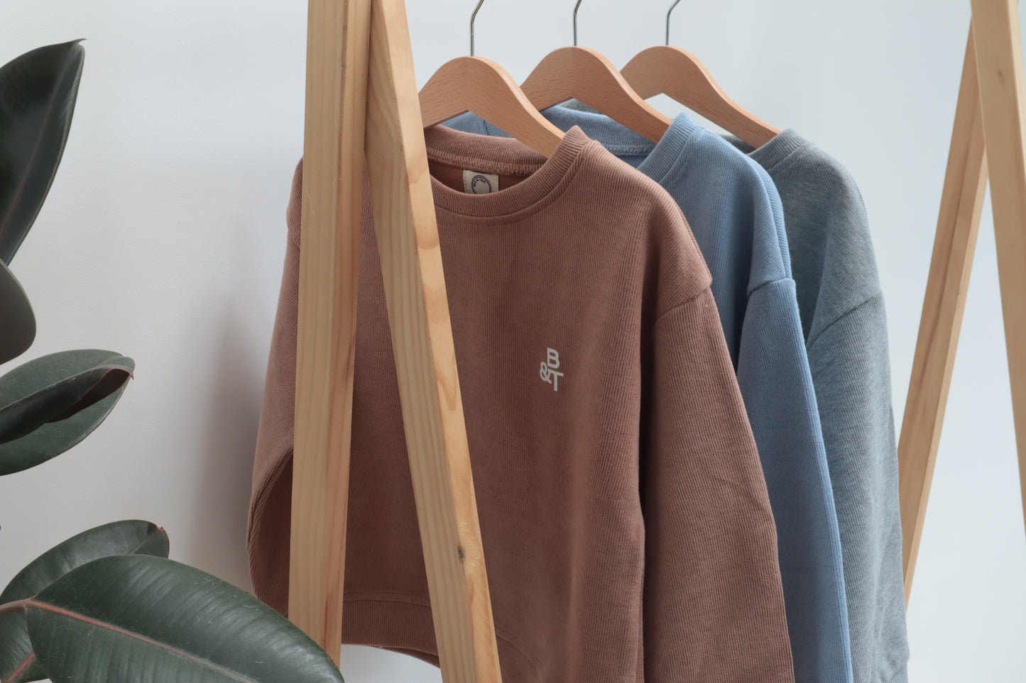 The everyday hero tracksuit (caramel)