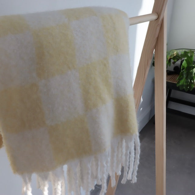 Sustainable blanket (lemon check)