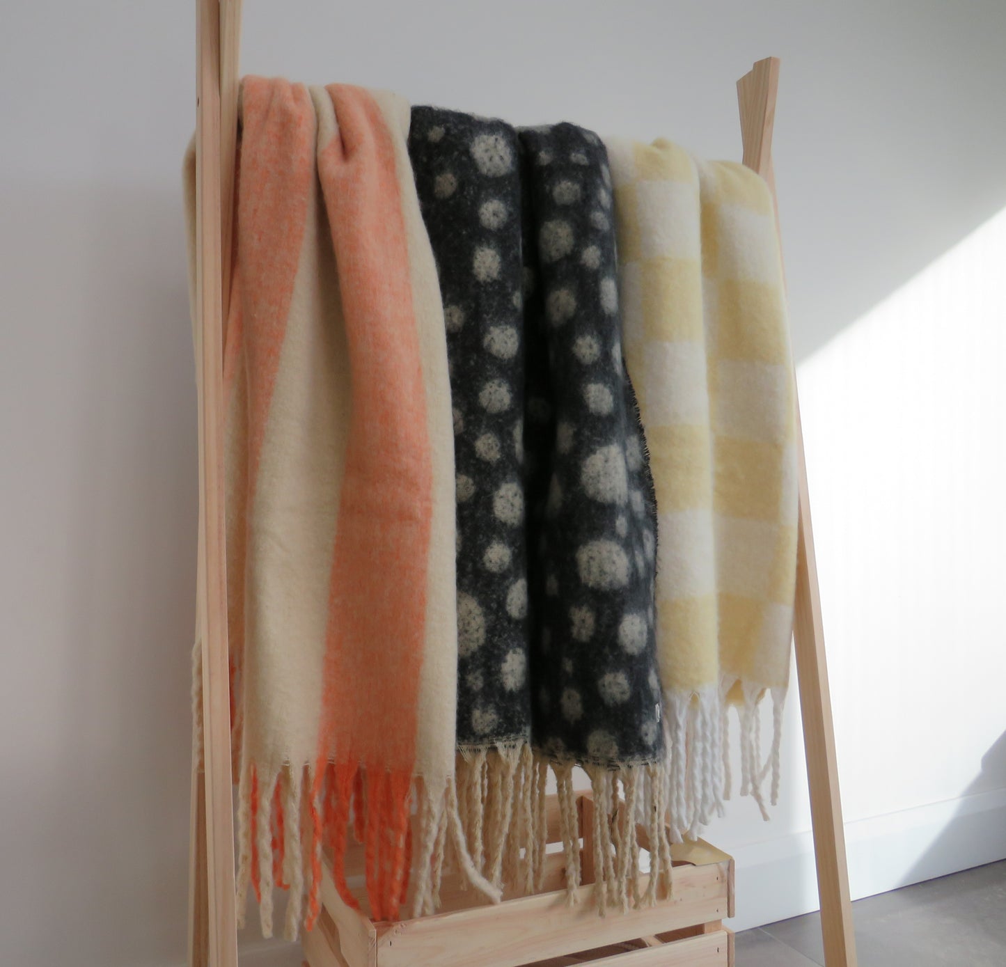 Sustainable blanket (orange stripe)