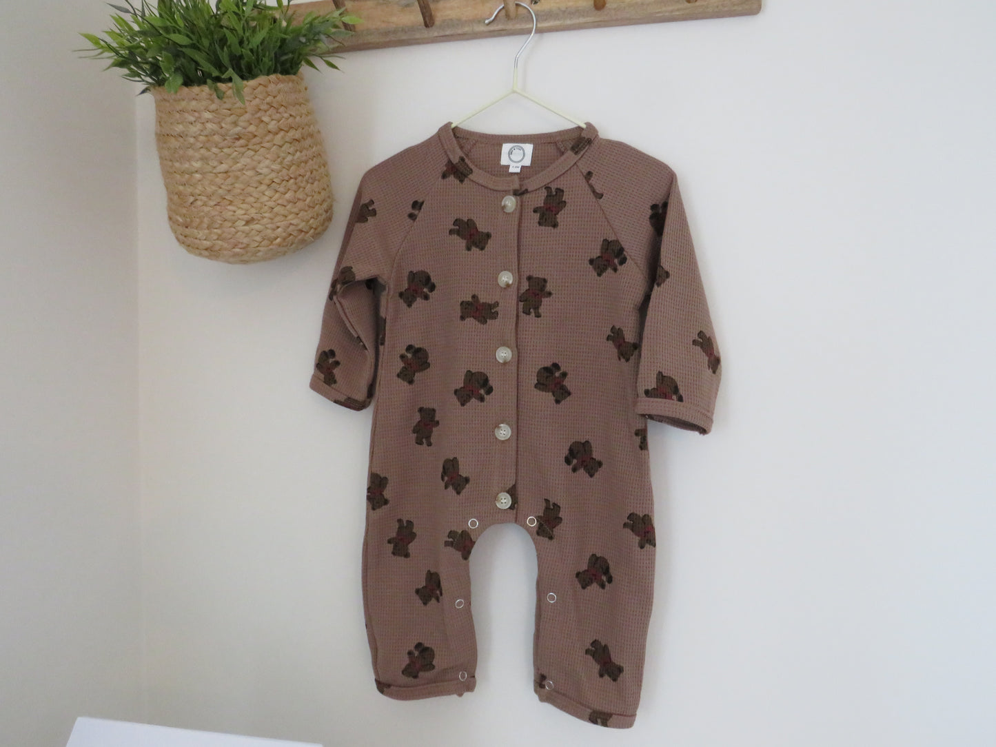 Waffle print onesie (brown)