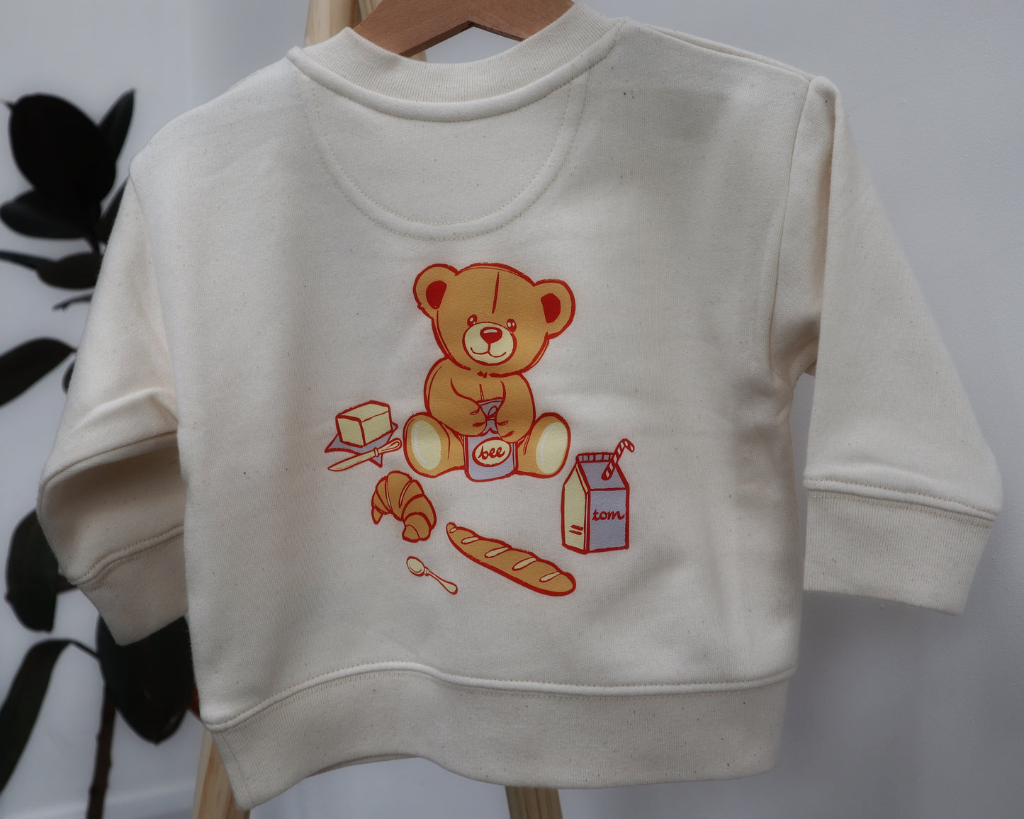 Foodie bear sweatshirt (natural)