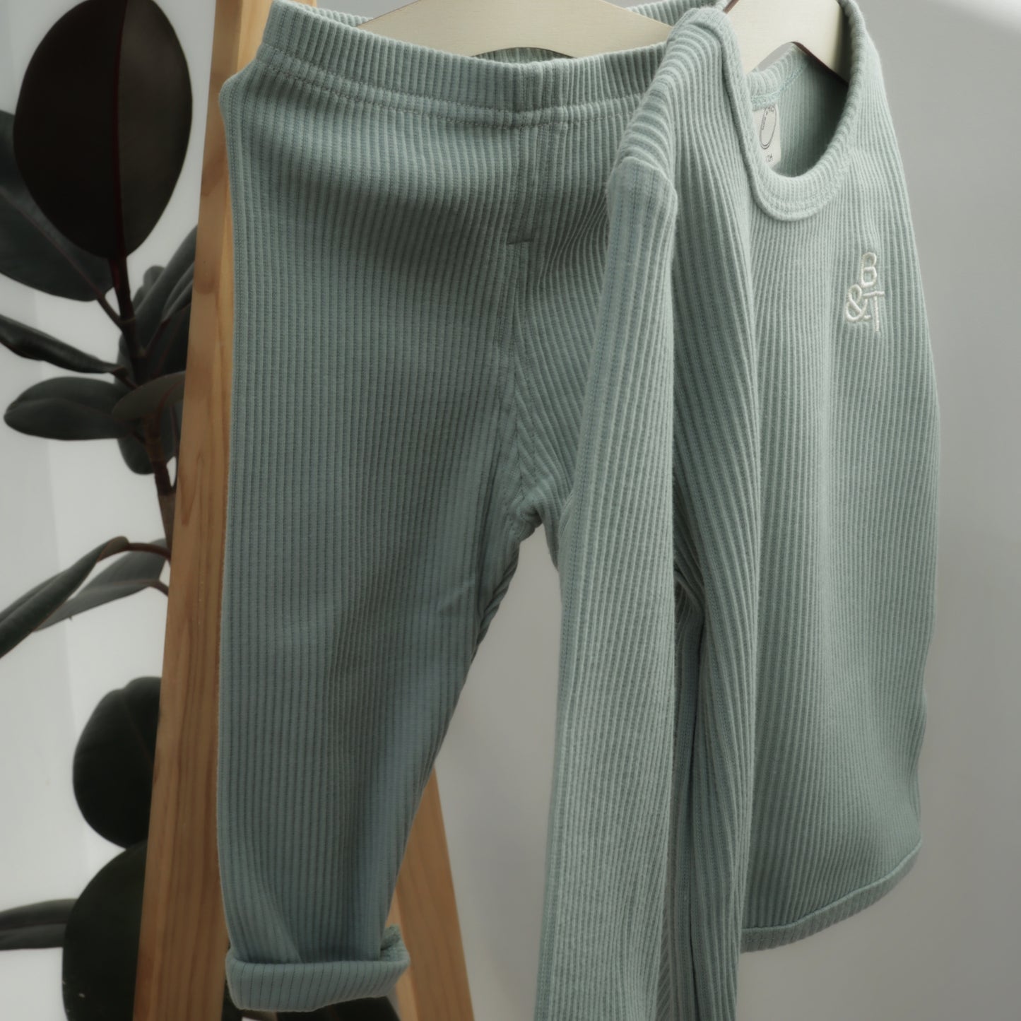 Bear all-in-one (cream) & ribbed cotton set (mint green)