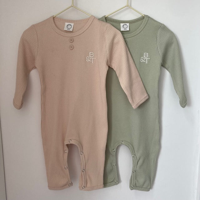 Stretch onesie (green)